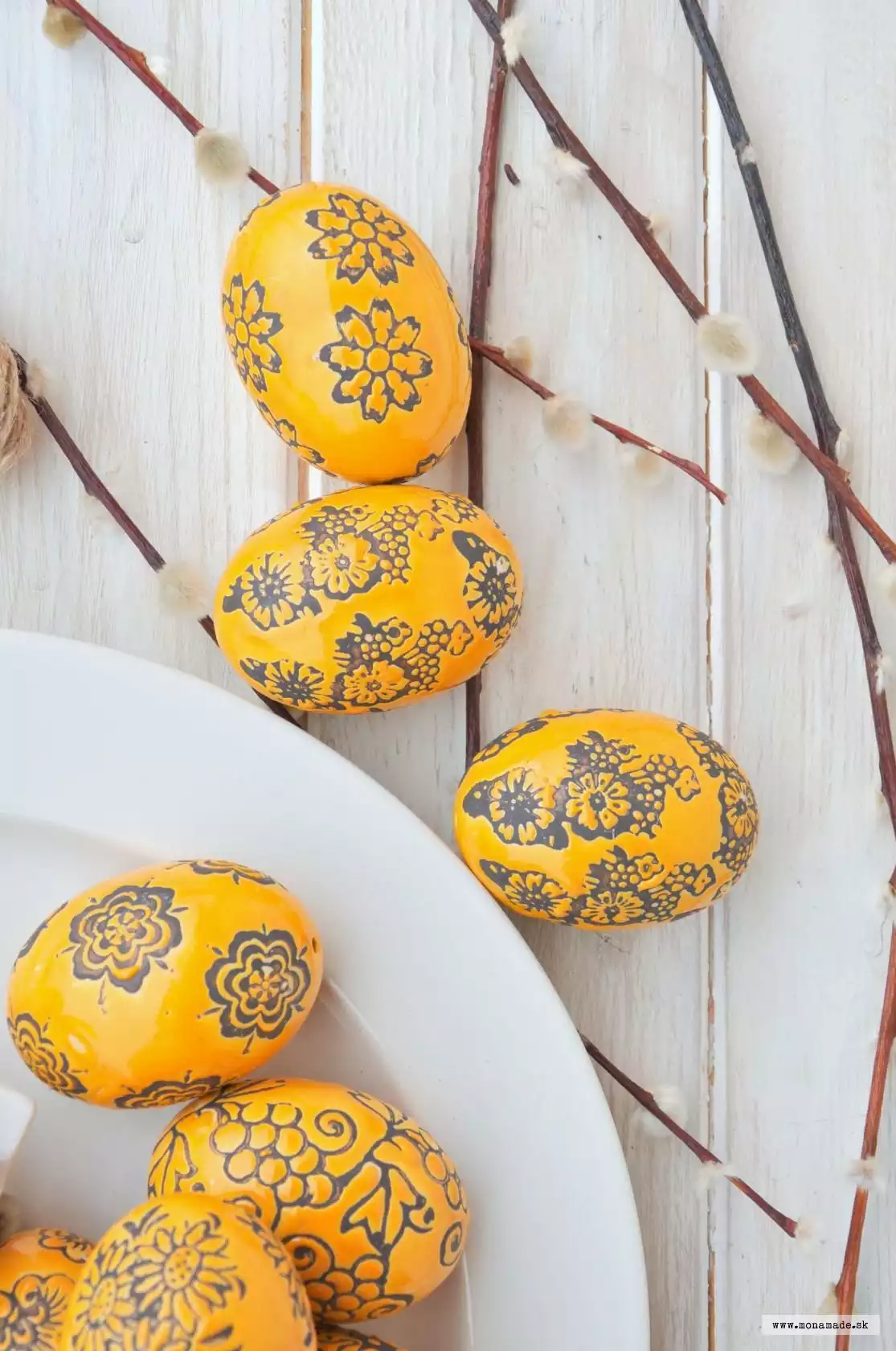 Keramické veľkonočné vajíčko, žlto-oranžové