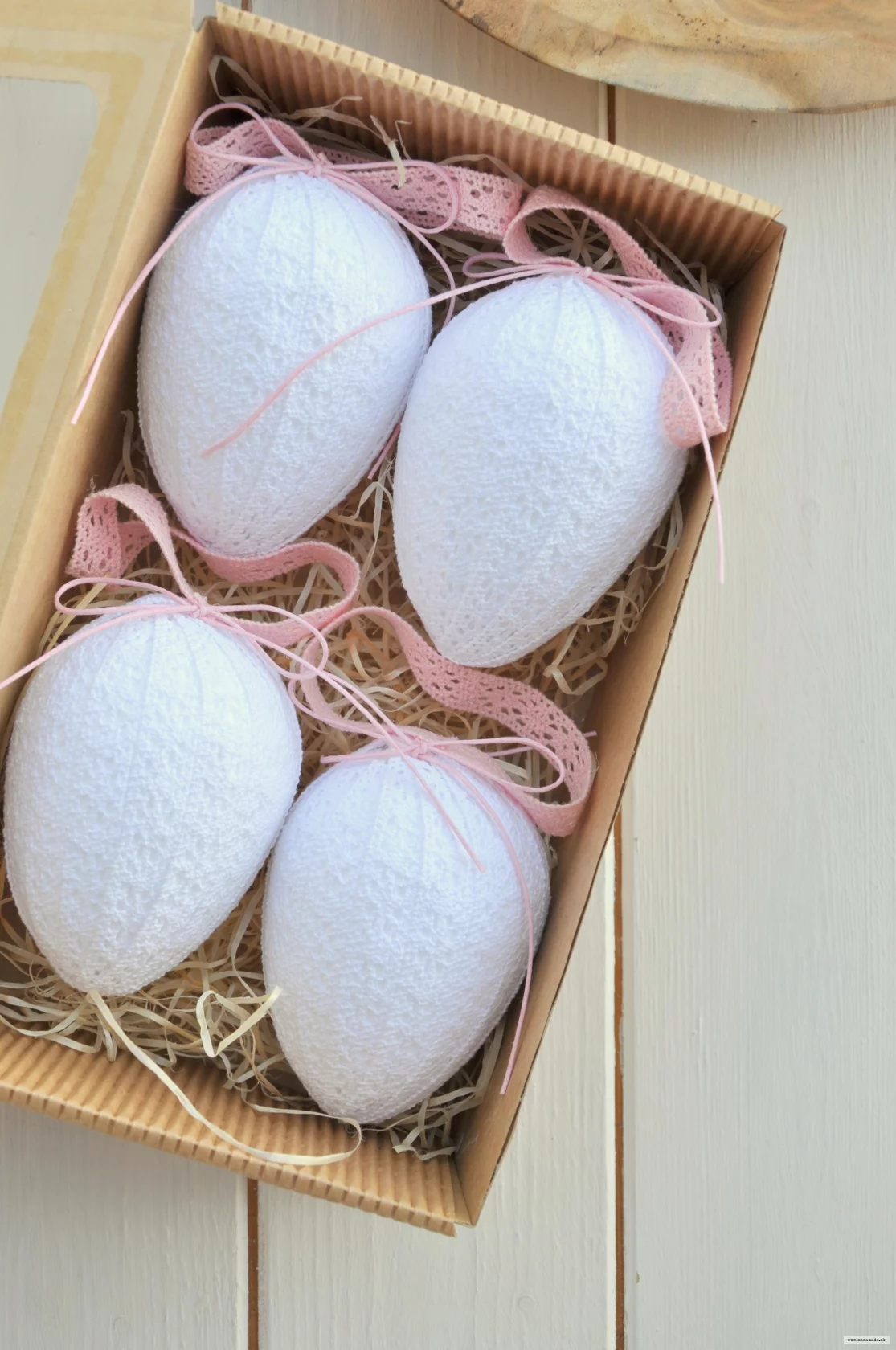 Sada 4veľkonočných vajíčok z krajky, bielo-ružové