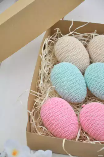Sada háčkovaných vajíčok v krabičke, béžové-mentolové-ružové 2