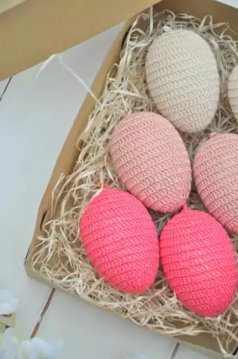 Sada háčkovaných vajíčok v krabičke, béžové, ružové 2