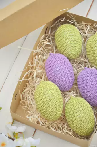 Sada veľkonočných vajíčok v krabičke, zelené, fialové 2